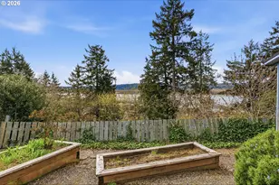 319 N 3rd St, Kalama, WA 98625 - Photo 25