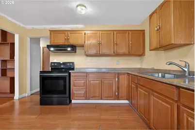 12330 NE Knott St, Portland, OR 97230 - Photo 11