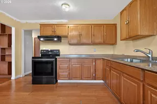 12330 NE Knott St, Portland, OR 97230 - Photo 11