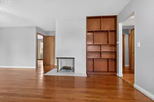 12330 NE Knott St, Portland, OR 97230 - Photo 9