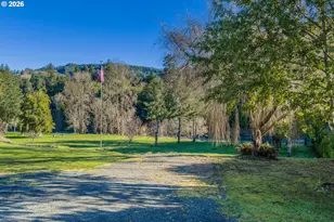 173 E Date St, Powers, OR 97466 - Photo 47