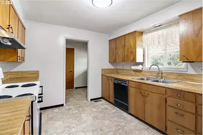 42986 McKenzie Hwy, Leaburg, OR 97489 - Photo 15