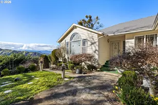 1385 SE Laurel Ct, Roseburg, OR 97470 - Photo 1