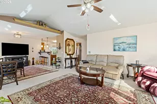 1385 SE Laurel Ct, Roseburg, OR 97470 - Photo 7