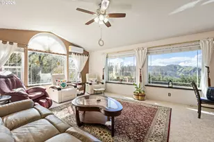 1385 SE Laurel Ct, Roseburg, OR 97470 - Photo 5