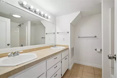 3825 NE 75th Ave, Portland, OR 97213 - Photo 33