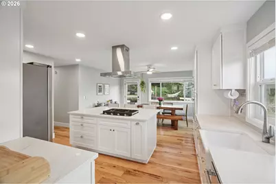 625 SW Miller Ct, Gresham, OR 97080 - Photo 7