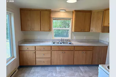 200 Azalea Dr, Eugene, OR 97404 - Photo 5