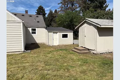 200 Azalea Dr, Eugene, OR 97404 - Photo 23