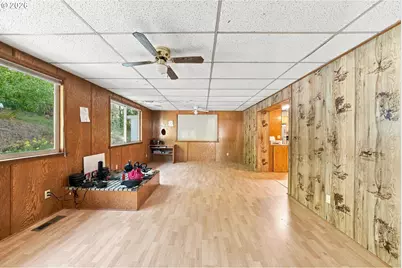 911 Cleveland Hill Rd, Roseburg, OR 97471 - Photo 17