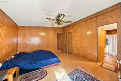 911 Cleveland Hill Rd, Roseburg, OR 97471 - Photo 11