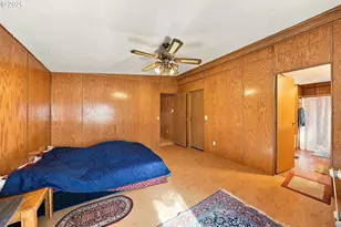 911 Cleveland Hill Rd, Roseburg, OR 97471 - Photo 11