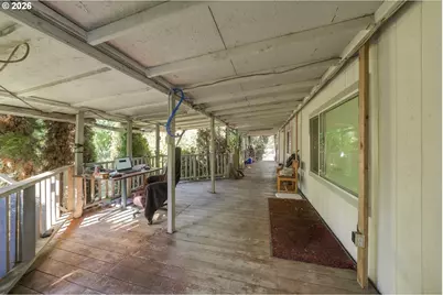911 Cleveland Hill Rd, Roseburg, OR 97471 - Photo 3