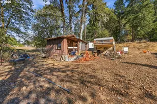 911 Cleveland Hill Rd, Roseburg, OR 97471 - Photo 33
