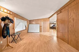911 Cleveland Hill Rd, Roseburg, OR 97471 - Photo 5