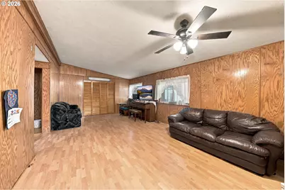 911 Cleveland Hill Rd, Roseburg, OR 97471 - Photo 19