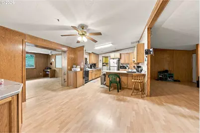 911 Cleveland Hill Rd, Roseburg, OR 97471 - Photo 7