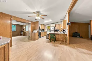 911 Cleveland Hill Rd, Roseburg, OR 97471 - Photo 7