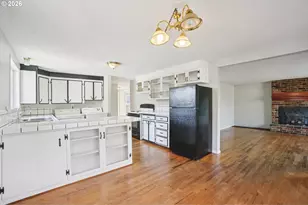 16810 E Burnside St, Portland, OR 97233 - Photo 11