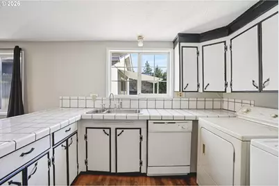 16810 E Burnside St, Portland, OR 97233 - Photo 15