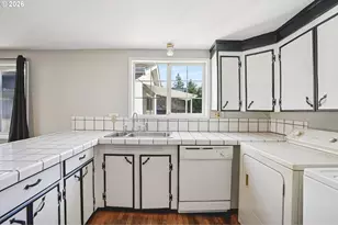 16810 E Burnside St, Portland, OR 97233 - Photo 15