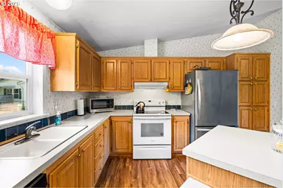 2154 Lyon St, Albany, OR 97322 - Photo 9