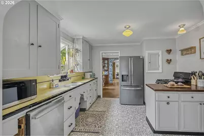 414 NE 68th Ave, Portland, OR 97213 - Photo 9