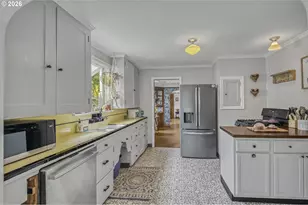 414 NE 68th Ave, Portland, OR 97213 - Photo 9