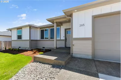 265 SE Logan St, Winston, OR 97496 - Photo 5