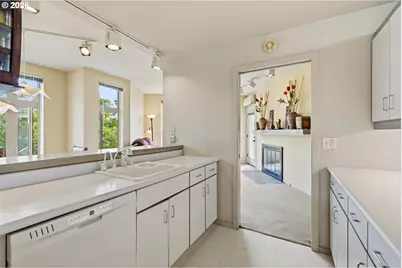1630 S Harbor Way #304, Portland, OR 97201 - Photo 17