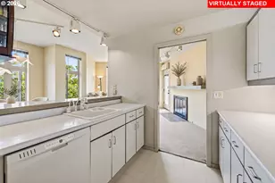1630 S Harbor Way, Portland, OR 97201 - Photo 17
