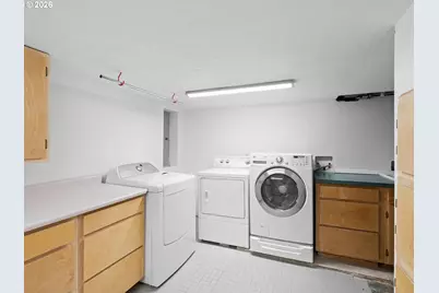 3915 SW Pomona St, Portland, OR 97219 - Photo 39