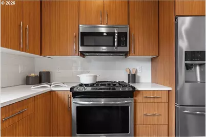 37 NE Skidmore St, Portland, OR 97211 - Photo 17