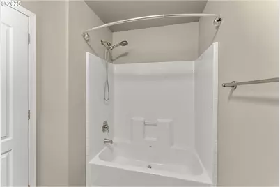 201 NE Peggy Ave #13, Roseburg, OR 97470 - Photo 15