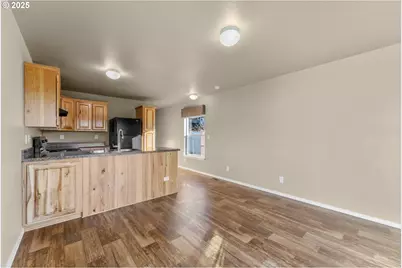201 NE Peggy Ave #13, Roseburg, OR 97470 - Photo 5