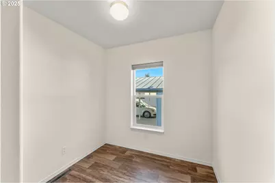 201 NE Peggy Ave #13, Roseburg, OR 97470 - Photo 17