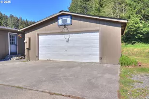 29311 Melody Ln, Gold Beach, OR 97444 - Photo 23