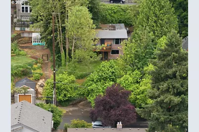 7339 S Corbett Ave, Portland, OR 97219 - Photo 7