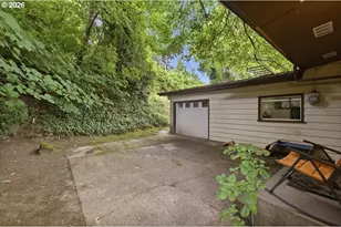 7339 S Corbett Ave, Portland, OR 97219 - Photo 27