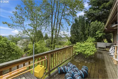 7339 S Corbett Ave, Portland, OR 97219 - Photo 17