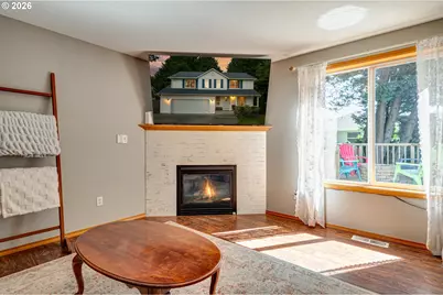 302 Pine St, Woodland, WA 98674 - Photo 11