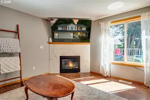 302 Pine St, Woodland, WA 98674 - Photo 11