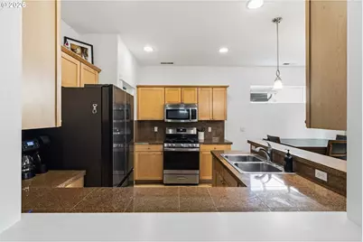 2527 Park View Dr, Eugene, OR 97408 - Photo 15