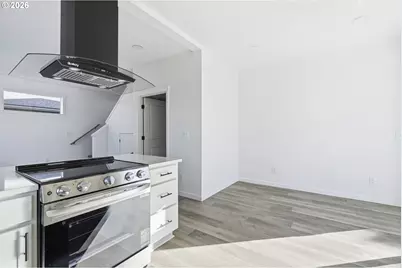 8716 SE Bybee Blvd, Portland, OR 97266 - Photo 9