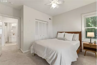 8 Garibaldi St, Lake Oswego, OR 97035 - Photo 33