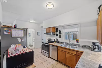 2650 Sheridan Ave, North Bend, OR 97459 - Photo 11