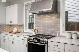 105 NE Morgan St, Portland, OR 97211 - Photo 13