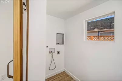 823 4th St, Springfield, OR 97477 - Photo 17