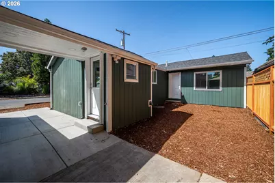 823 4th St, Springfield, OR 97477 - Photo 5