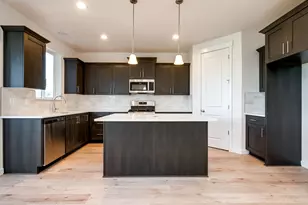 795 Magnolia Ave, Woodburn, OR 97071 - Photo 9